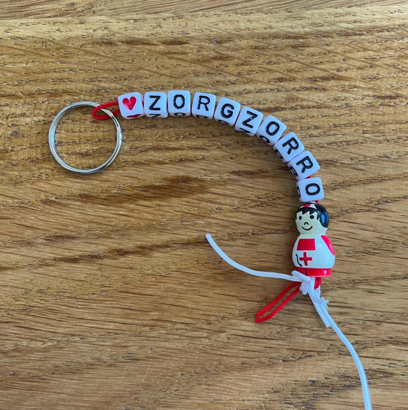 Sleutelhanger zorgzorro met gelukspoppetje zuster