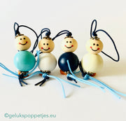 Blaue, weiße und grüne Blütenblätter