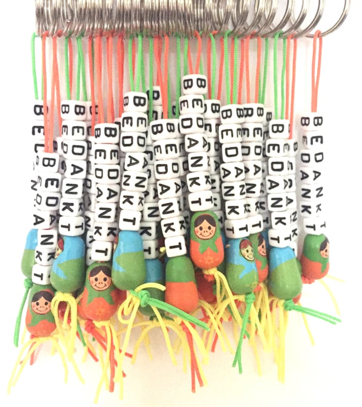 Sleutelhanger bedankt sich bei gelukspoppetje matroesjka