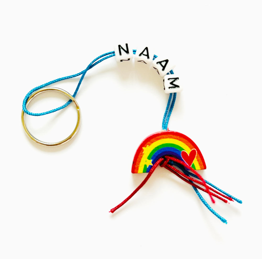 Schlüsselanhänger mit Regenbogen und Namen